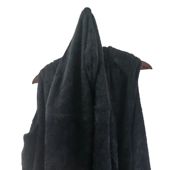 Aerie Black Faux Fur One Size Over Size Open Cardigan Hooded Pockets NEW NWT - Picture 4 of 5